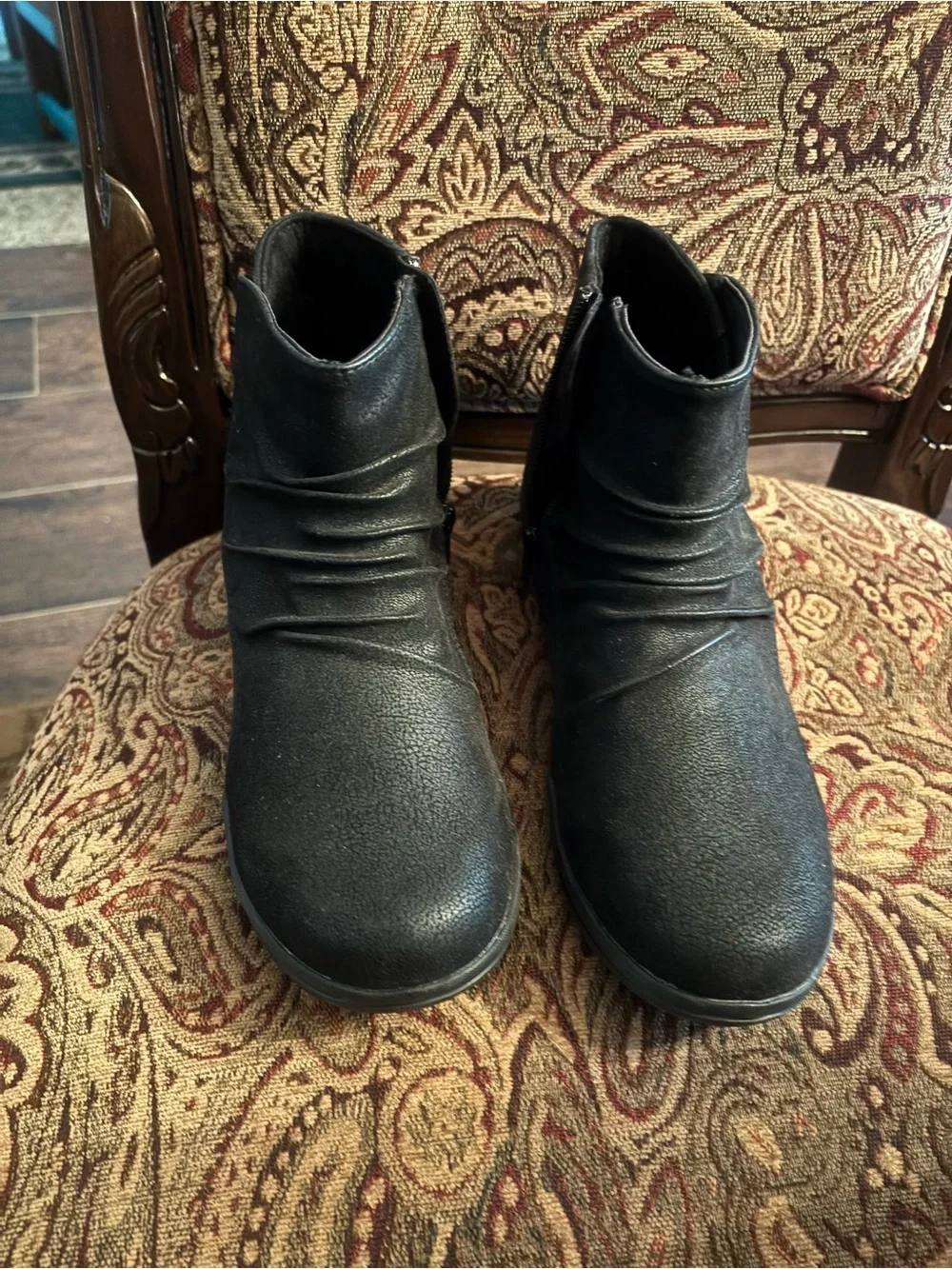 BN Skechers Black Textured Ankle Booties sz8.5